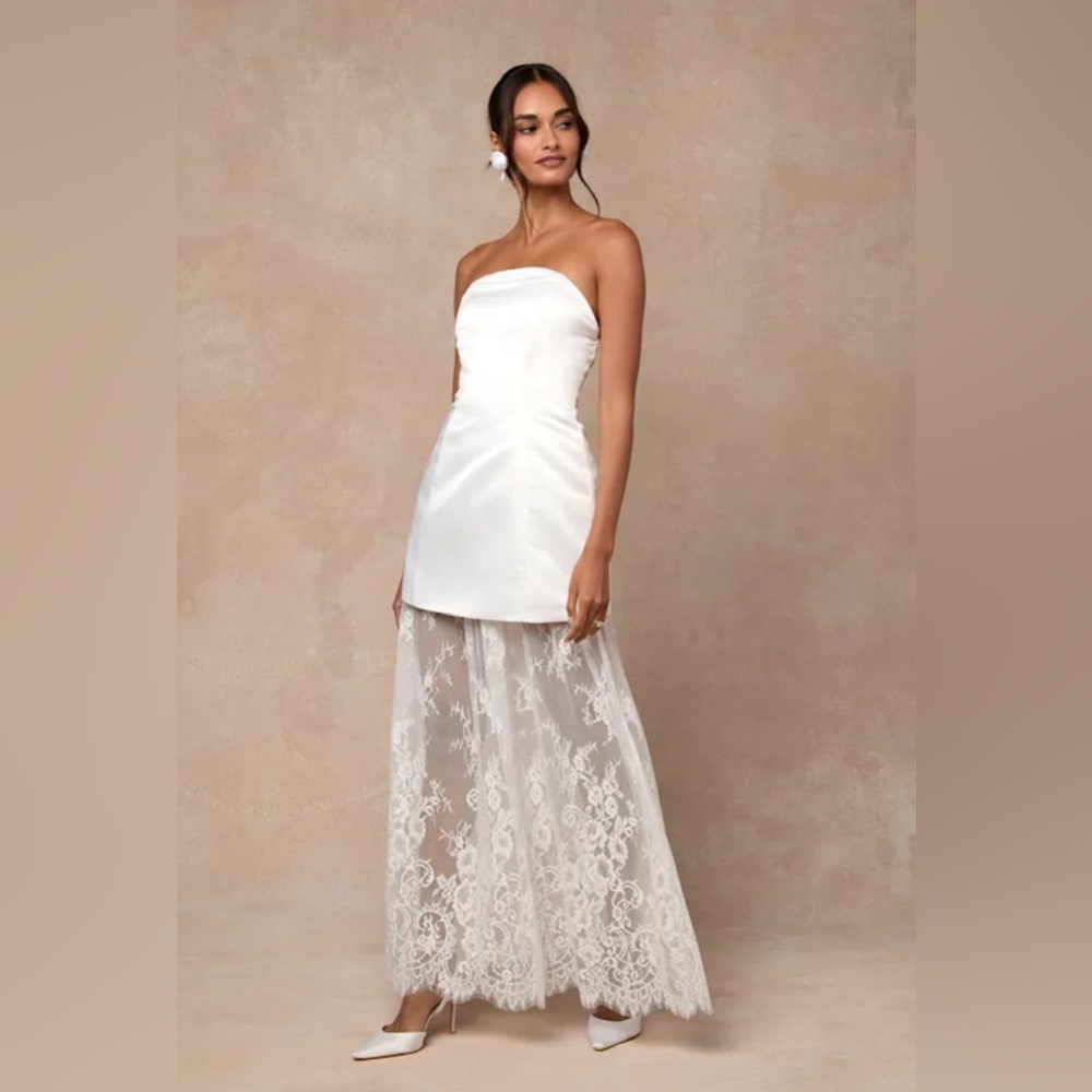 Elegant White Strapless Lace Dress